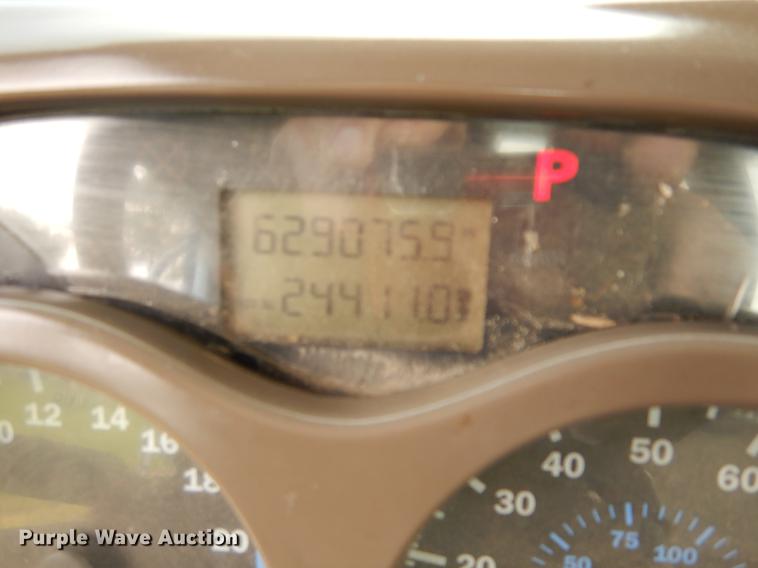 image for item DC8696 2002 Mack CH613 MaxiCruise semi truck