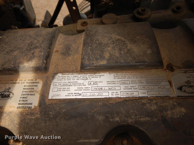 image for item DC8696 2002 Mack CH613 MaxiCruise semi truck