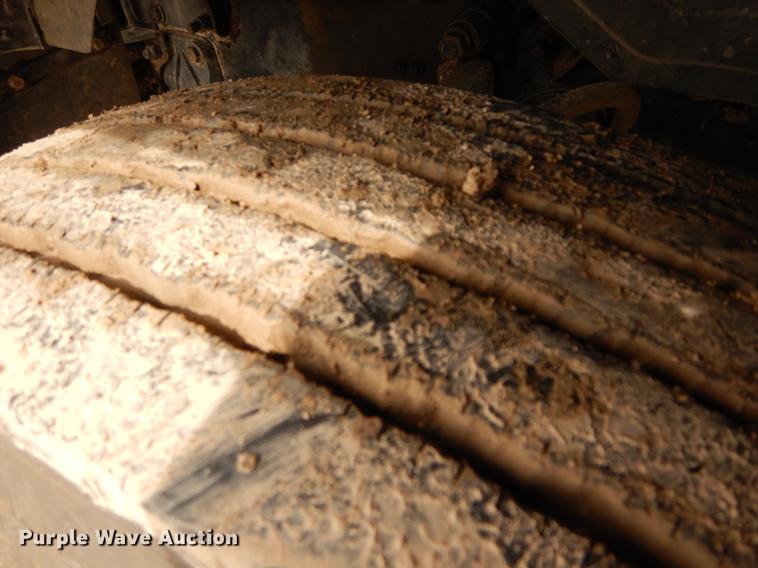 image for item DC8696 2002 Mack CH613 MaxiCruise semi truck