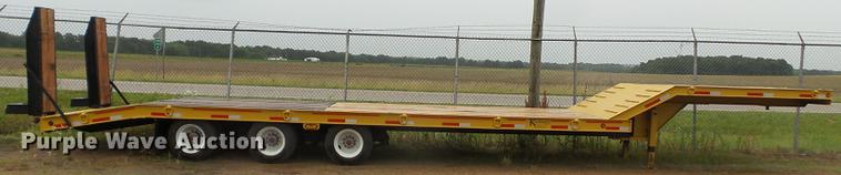 image for item DD2344 2005 Kaufman R35 drop deck equipment trailer