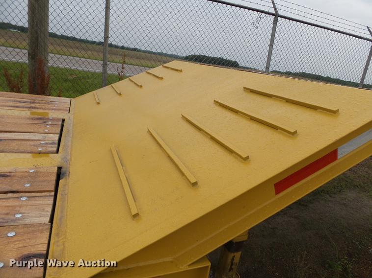 image for item DD2344 2005 Kaufman R35 drop deck equipment trailer
