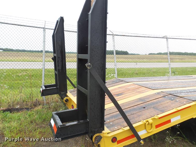 image for item DD2344 2005 Kaufman R35 drop deck equipment trailer