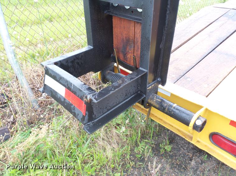 image for item DD2344 2005 Kaufman R35 drop deck equipment trailer