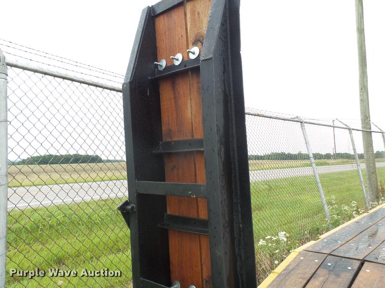 image for item DD2344 2005 Kaufman R35 drop deck equipment trailer