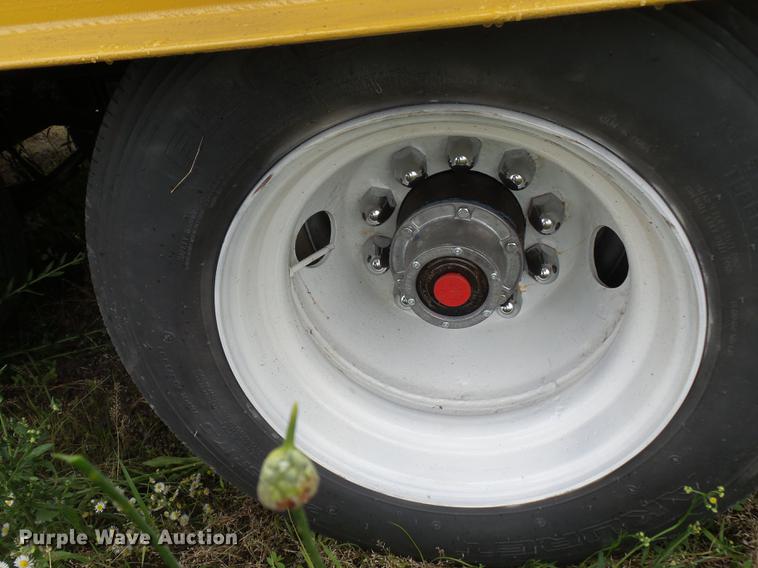 image for item DD2344 2005 Kaufman R35 drop deck equipment trailer