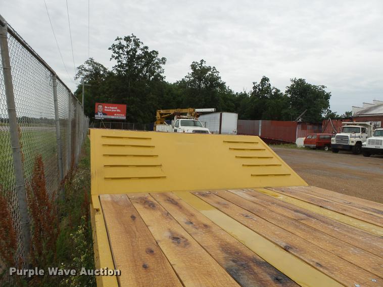 image for item DD2344 2005 Kaufman R35 drop deck equipment trailer