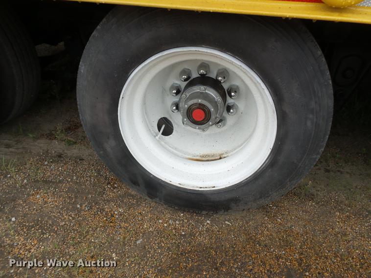 image for item DD2344 2005 Kaufman R35 drop deck equipment trailer