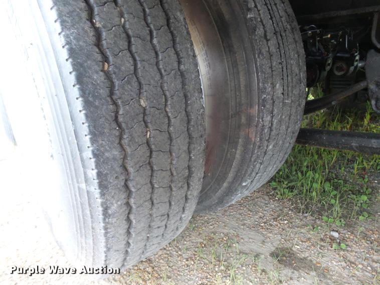 image for item DD2344 2005 Kaufman R35 drop deck equipment trailer