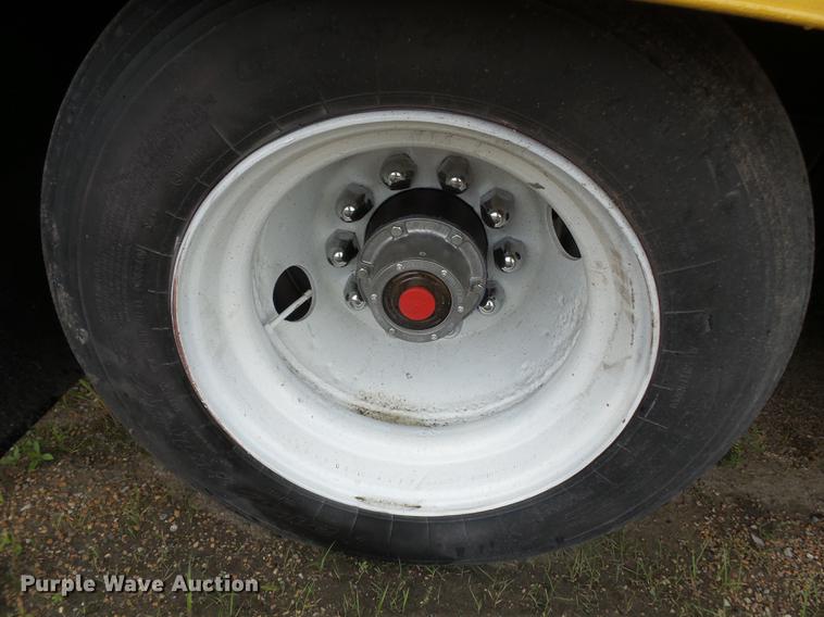 image for item DD2344 2005 Kaufman R35 drop deck equipment trailer