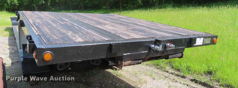 image for item DD6166 2004 XL 70 lowboy equipment trailer