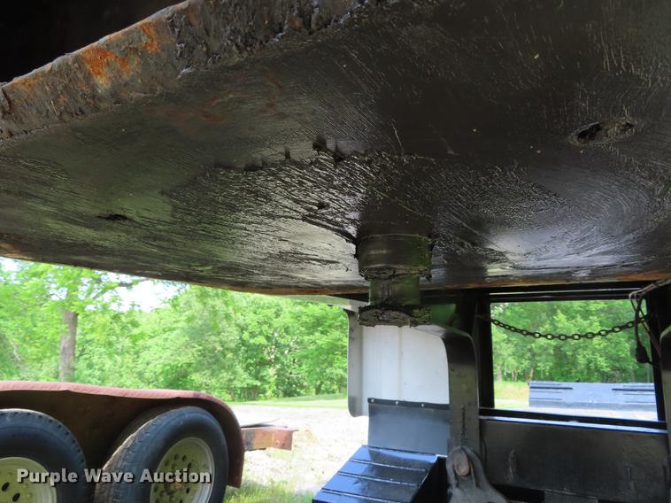 image for item DD6166 2004 XL 70 lowboy equipment trailer