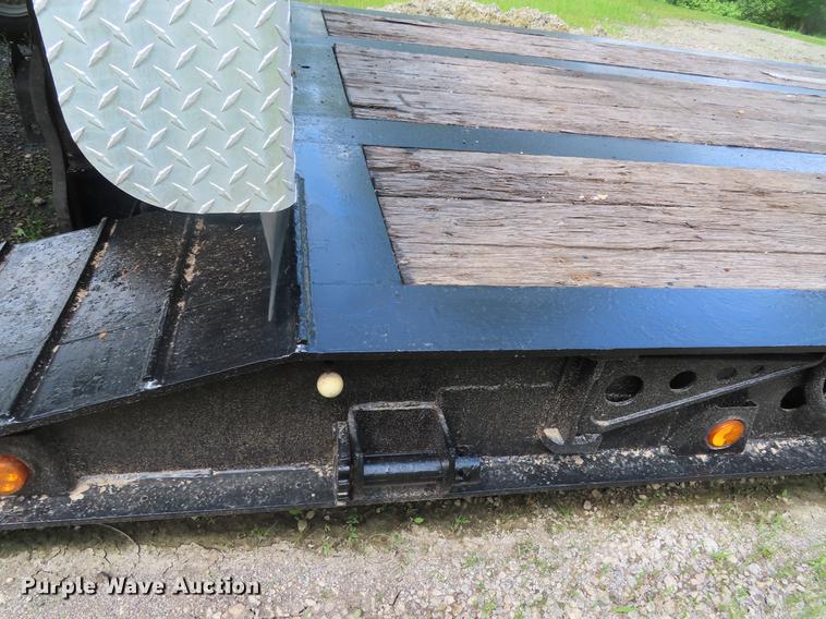 image for item DD6166 2004 XL 70 lowboy equipment trailer