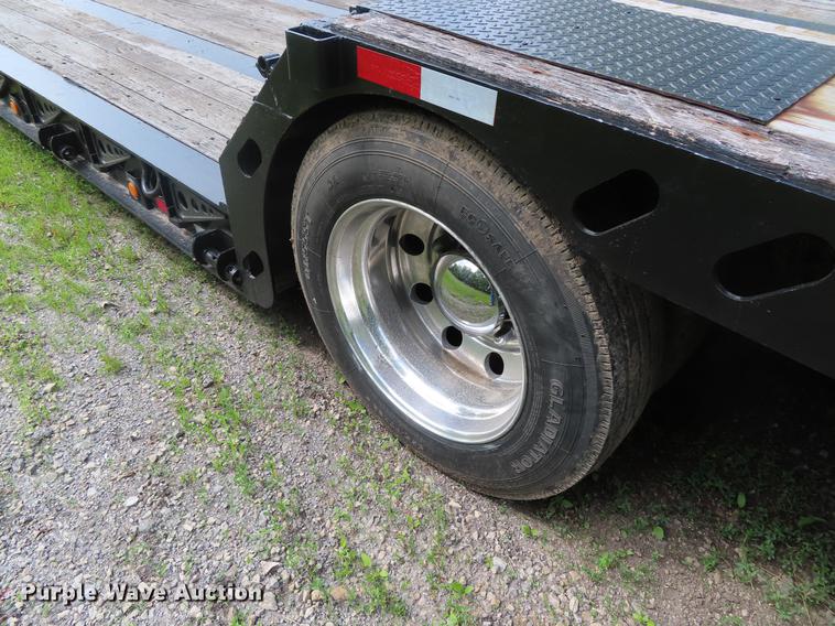 image for item DD6166 2004 XL 70 lowboy equipment trailer