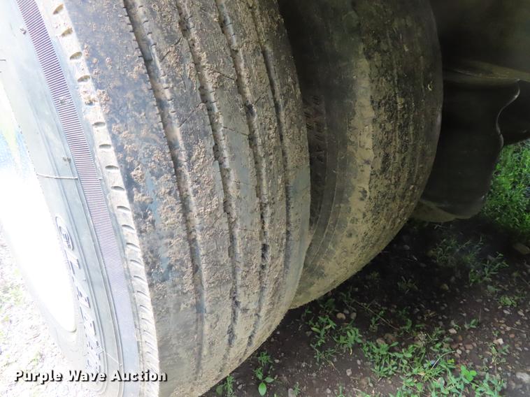 image for item DD6166 2004 XL 70 lowboy equipment trailer