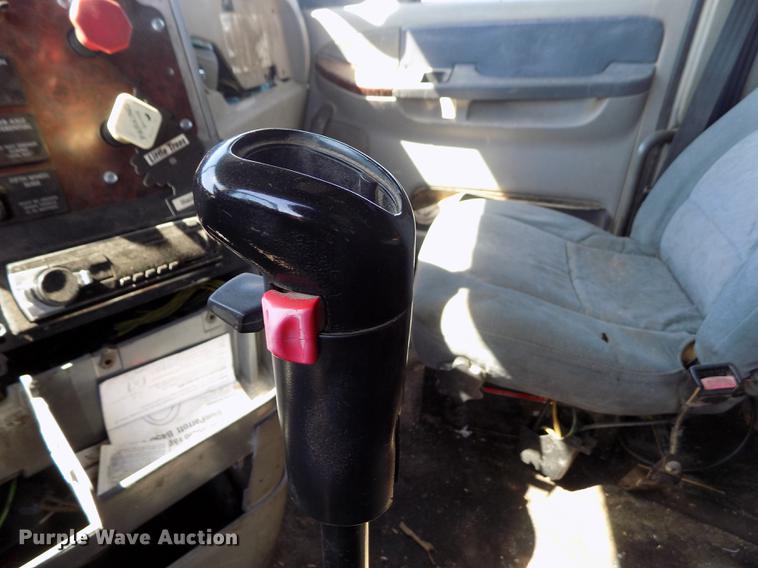 image for item DE1181 1997 Freightliner Century Class semi truck