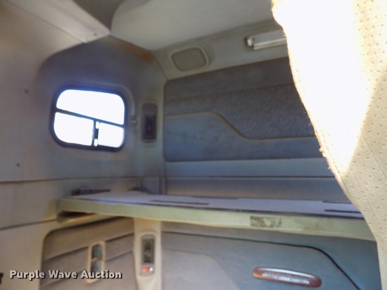 image for item DE1181 1997 Freightliner Century Class semi truck