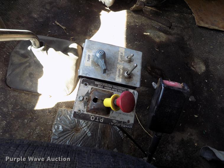 image for item DE1181 1997 Freightliner Century Class semi truck