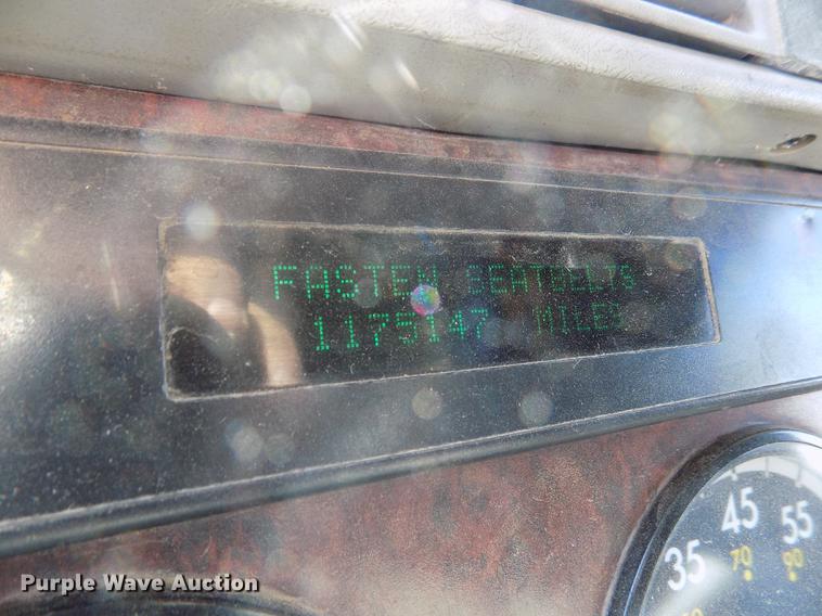 image for item DE1181 1997 Freightliner Century Class semi truck