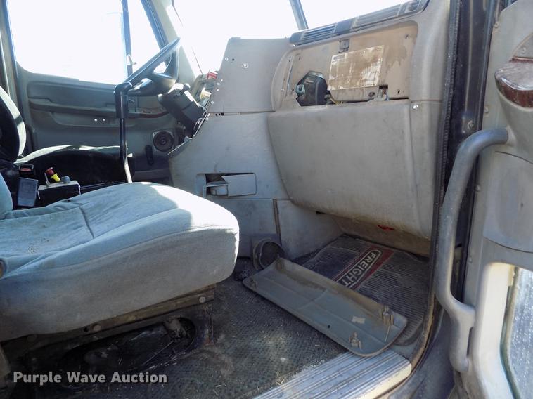 image for item DE1181 1997 Freightliner Century Class semi truck