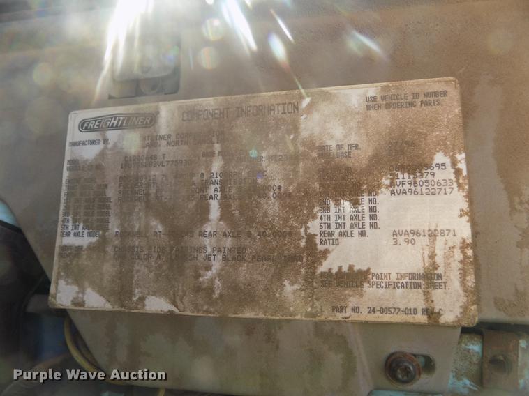 image for item DE1181 1997 Freightliner Century Class semi truck