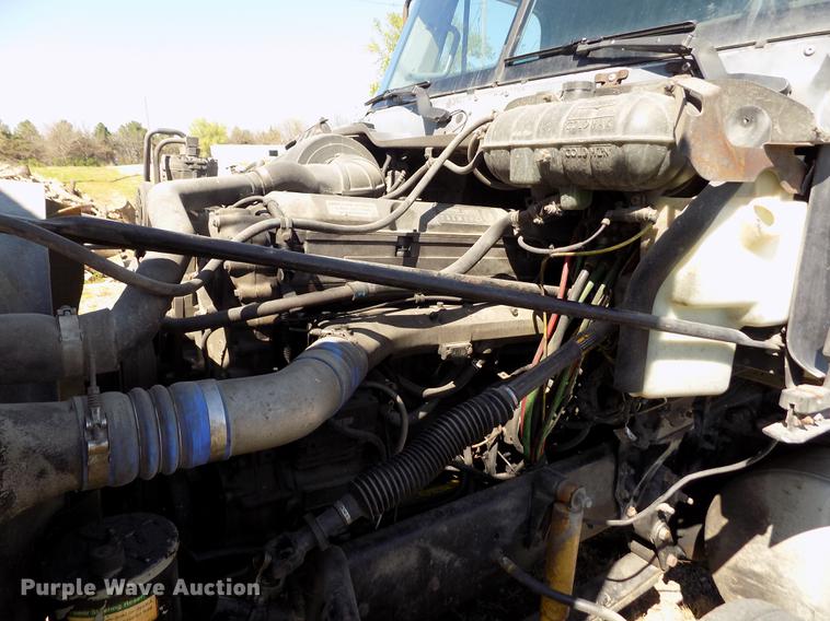 image for item DE1181 1997 Freightliner Century Class semi truck