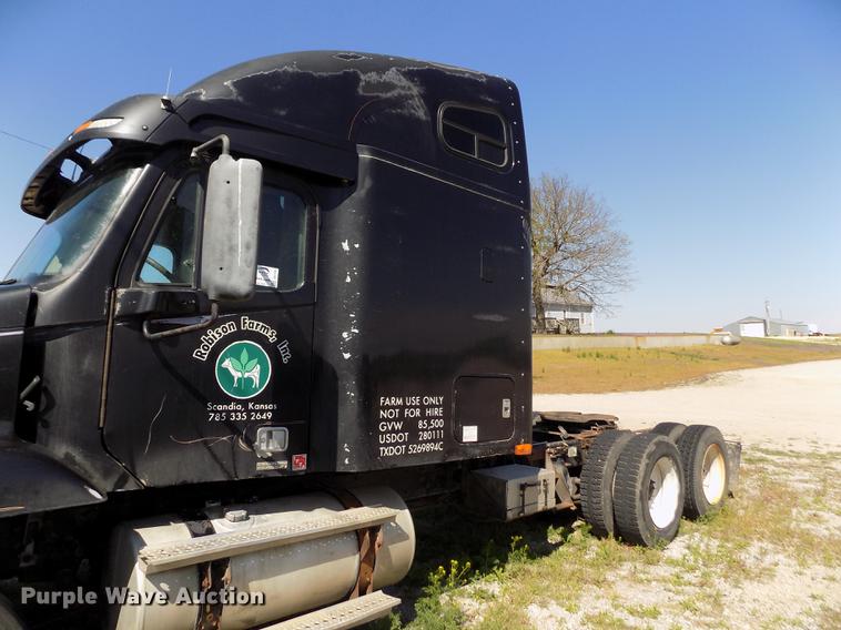 image for item DE1181 1997 Freightliner Century Class semi truck