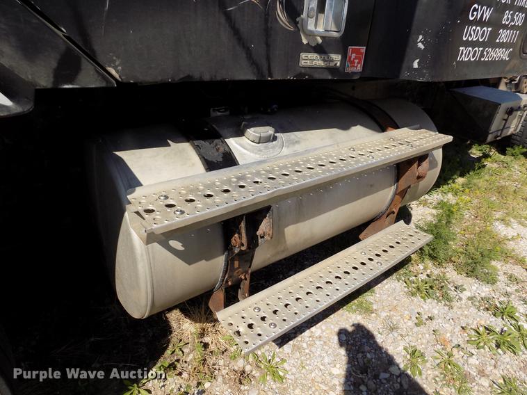 image for item DE1181 1997 Freightliner Century Class semi truck