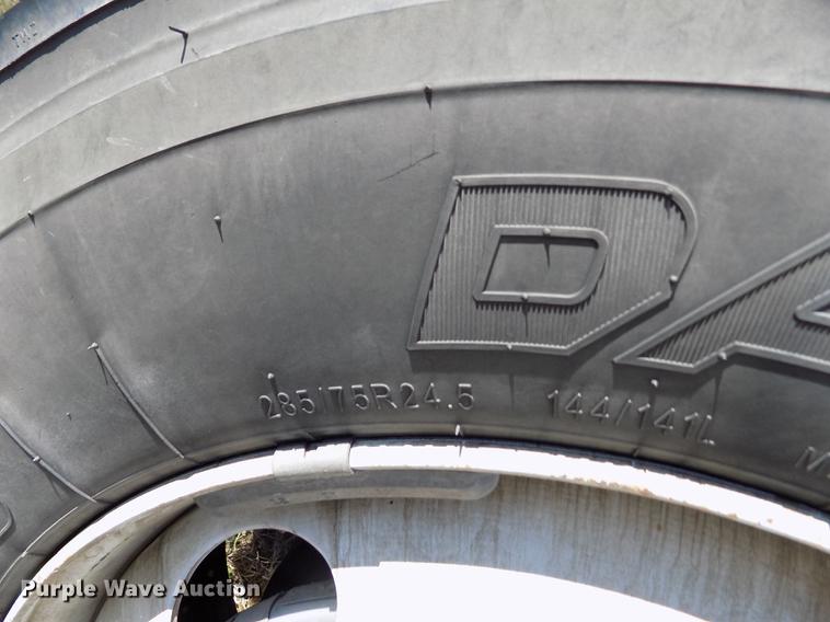 image for item DE1181 1997 Freightliner Century Class semi truck