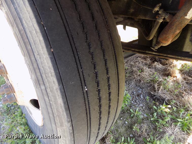 image for item DE1181 1997 Freightliner Century Class semi truck