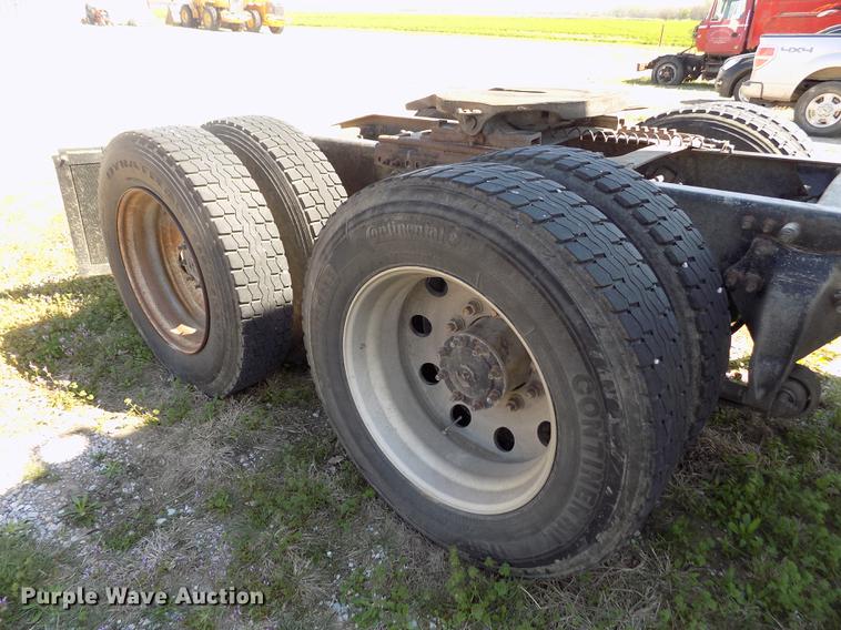 image for item DE1181 1997 Freightliner Century Class semi truck