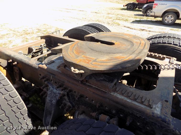 image for item DE1181 1997 Freightliner Century Class semi truck