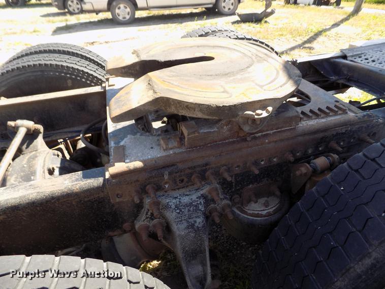 image for item DE1181 1997 Freightliner Century Class semi truck