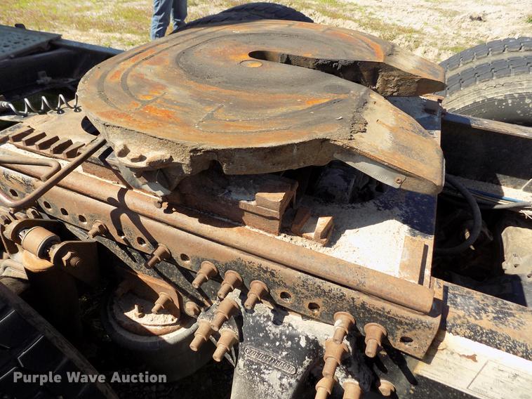 image for item DE1181 1997 Freightliner Century Class semi truck