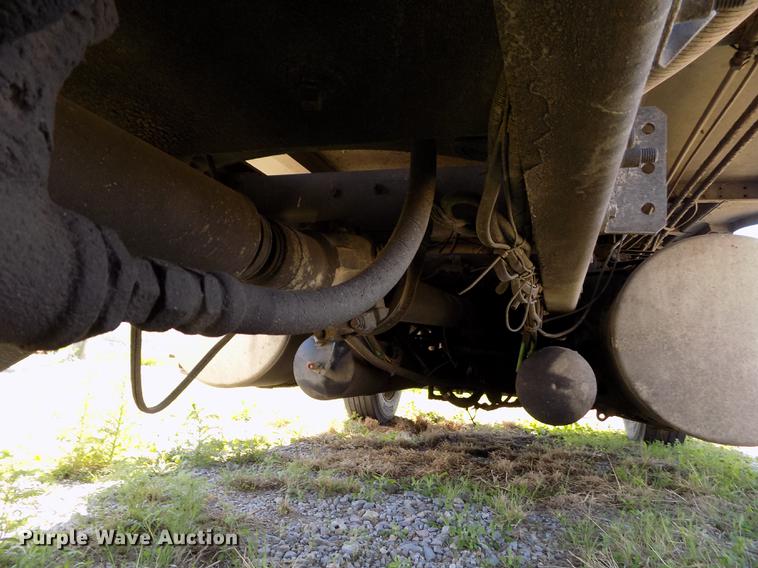 image for item DE1181 1997 Freightliner Century Class semi truck