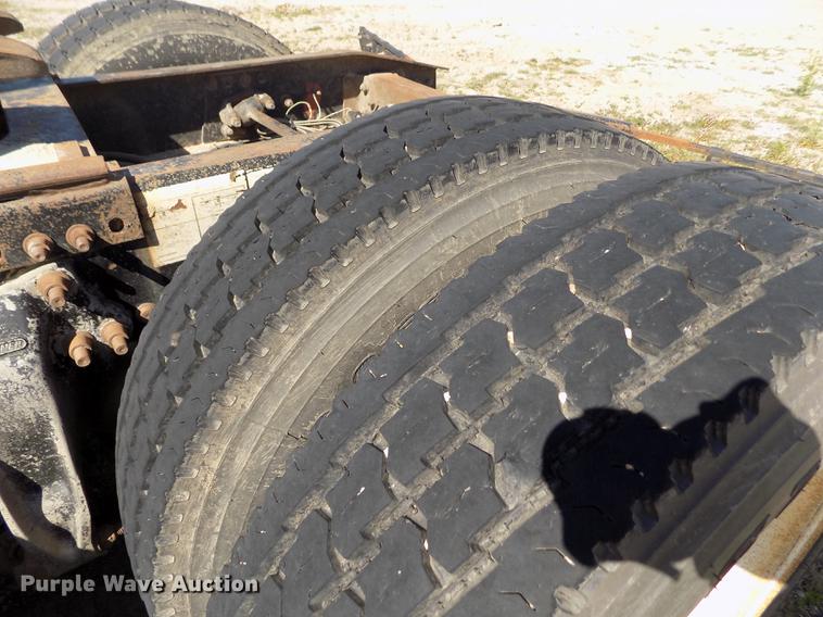 image for item DE1181 1997 Freightliner Century Class semi truck