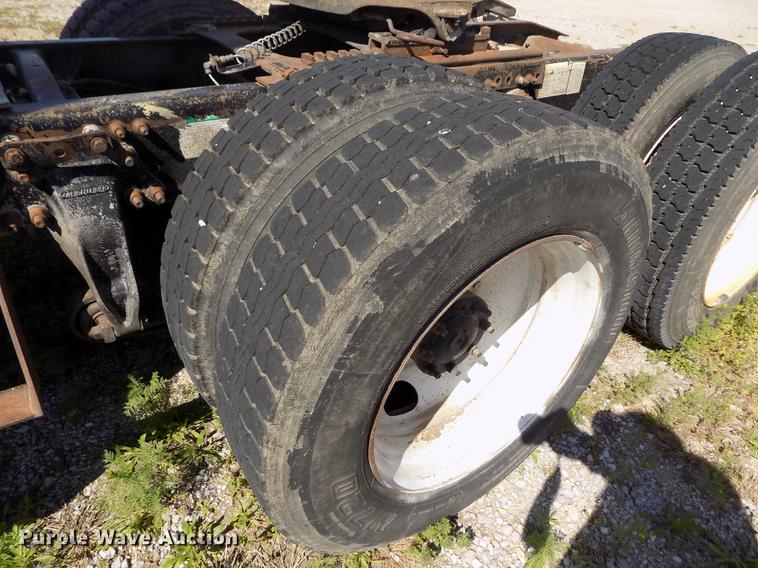 image for item DE1181 1997 Freightliner Century Class semi truck