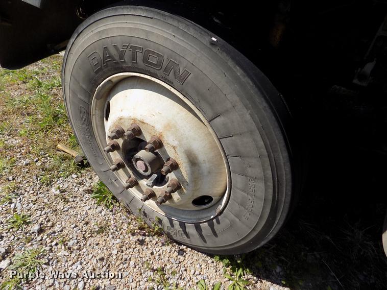 image for item DE1181 1997 Freightliner Century Class semi truck