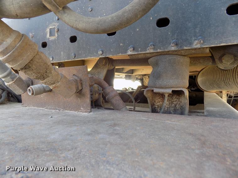 image for item DE1181 1997 Freightliner Century Class semi truck