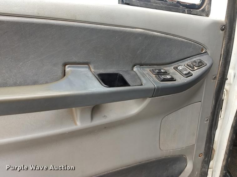 image for item DE1185 2008 Freightliner Columbia semi truck