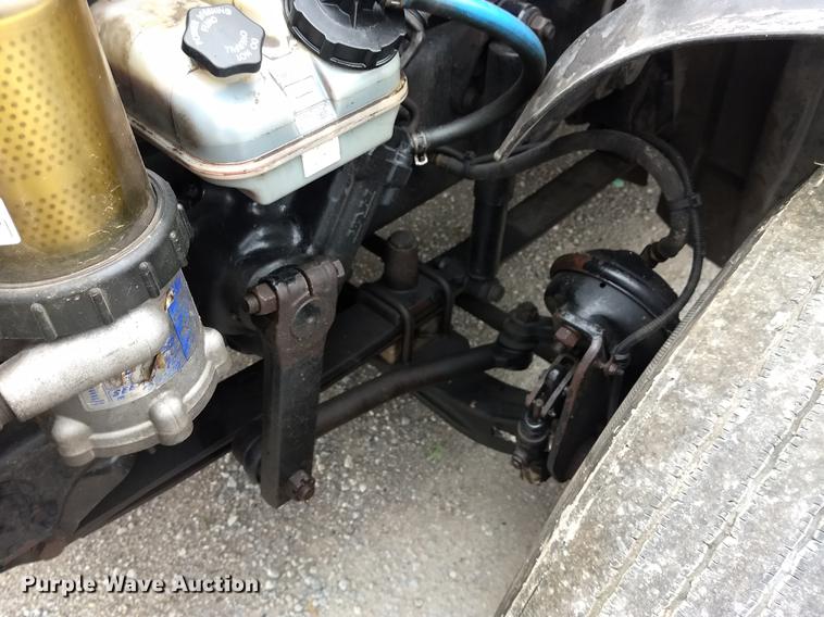 image for item DE1185 2008 Freightliner Columbia semi truck