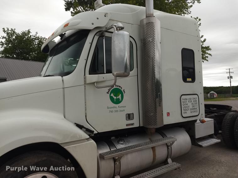 image for item DE1185 2008 Freightliner Columbia semi truck