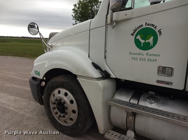 image for item DE1185 2008 Freightliner Columbia semi truck