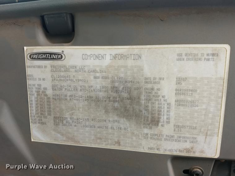 image for item DE1185 2008 Freightliner Columbia semi truck