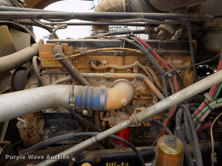 image for item DE1239 2007 Freightliner FLD120 semi truck