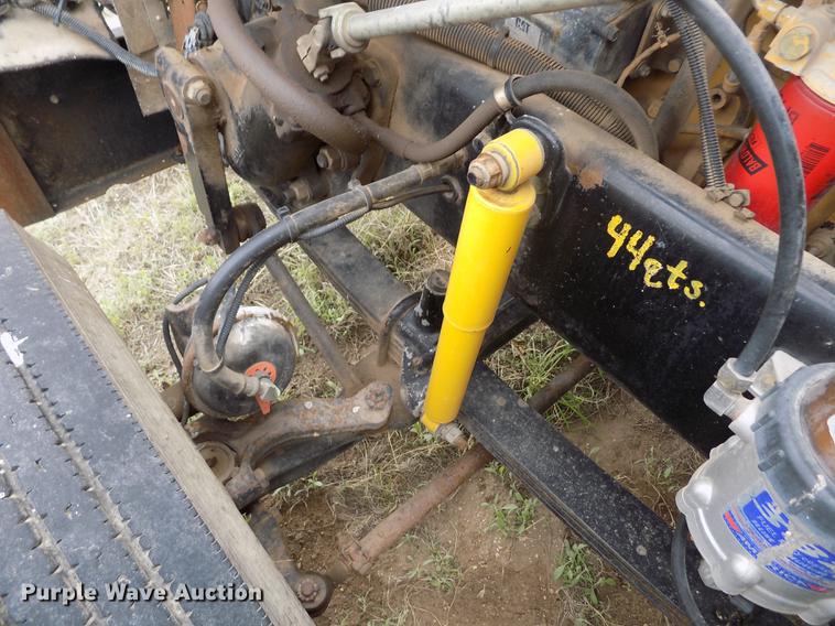 image for item DE1239 2007 Freightliner FLD120 semi truck