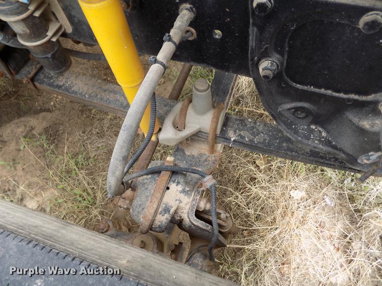 image for item DE1239 2007 Freightliner FLD120 semi truck