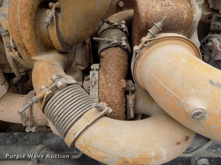 image for item DE1243 2007 Freightliner FLD120 semi truck