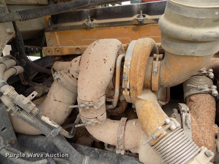 image for item DE1243 2007 Freightliner FLD120 semi truck