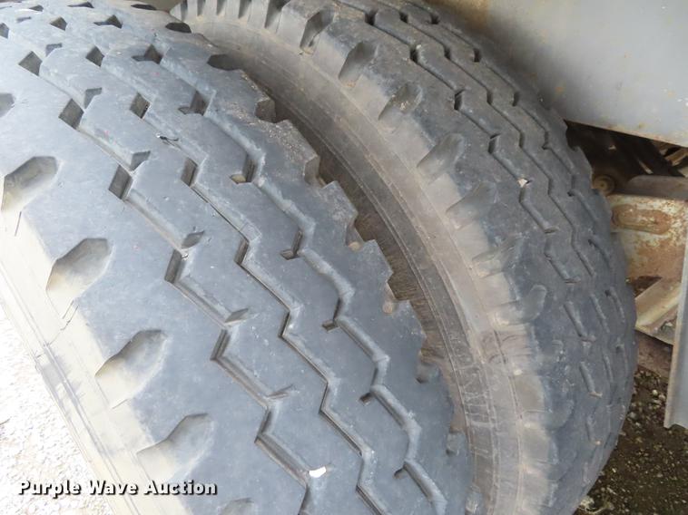 image for item DE3550 2005 Manac walking floor trailer