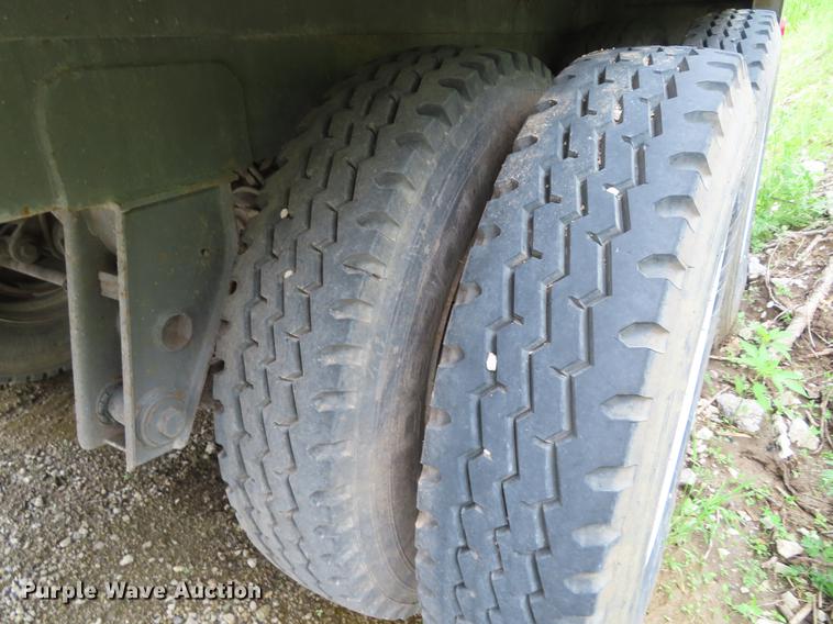 image for item DE3550 2005 Manac walking floor trailer